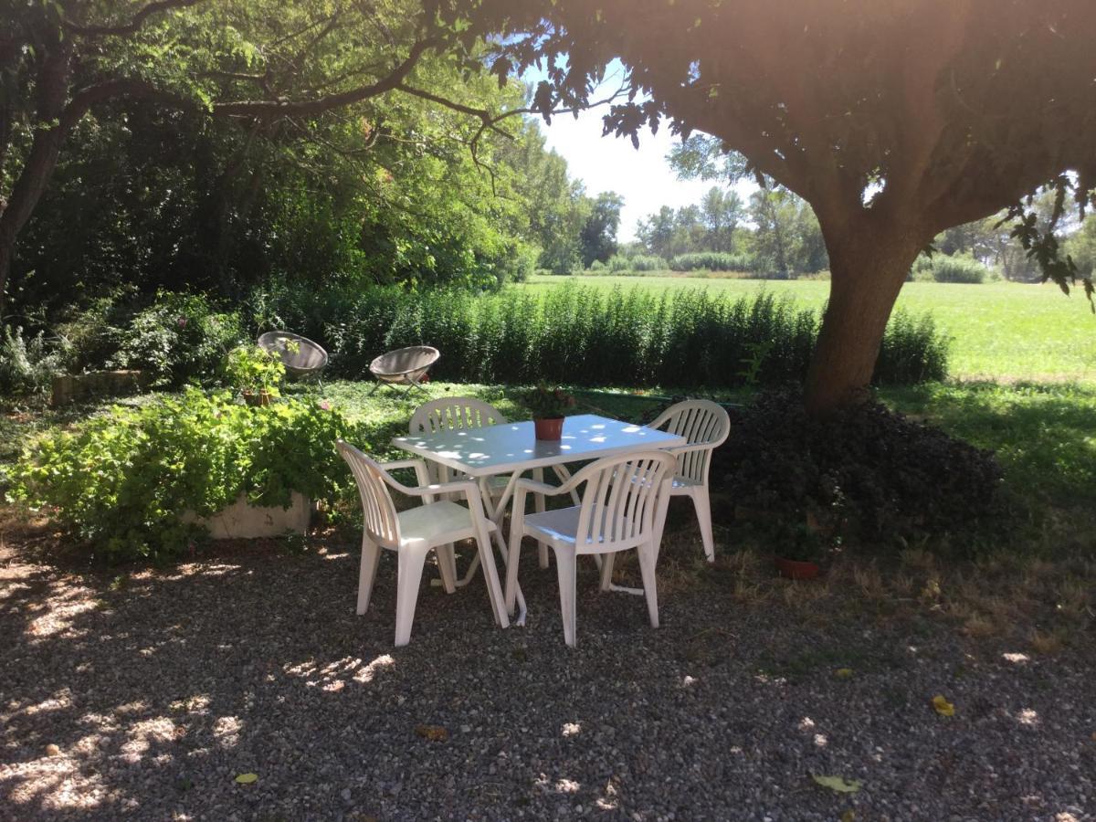Appartement Dans Un Mas Provencal 伊斯特尔 外观 照片
