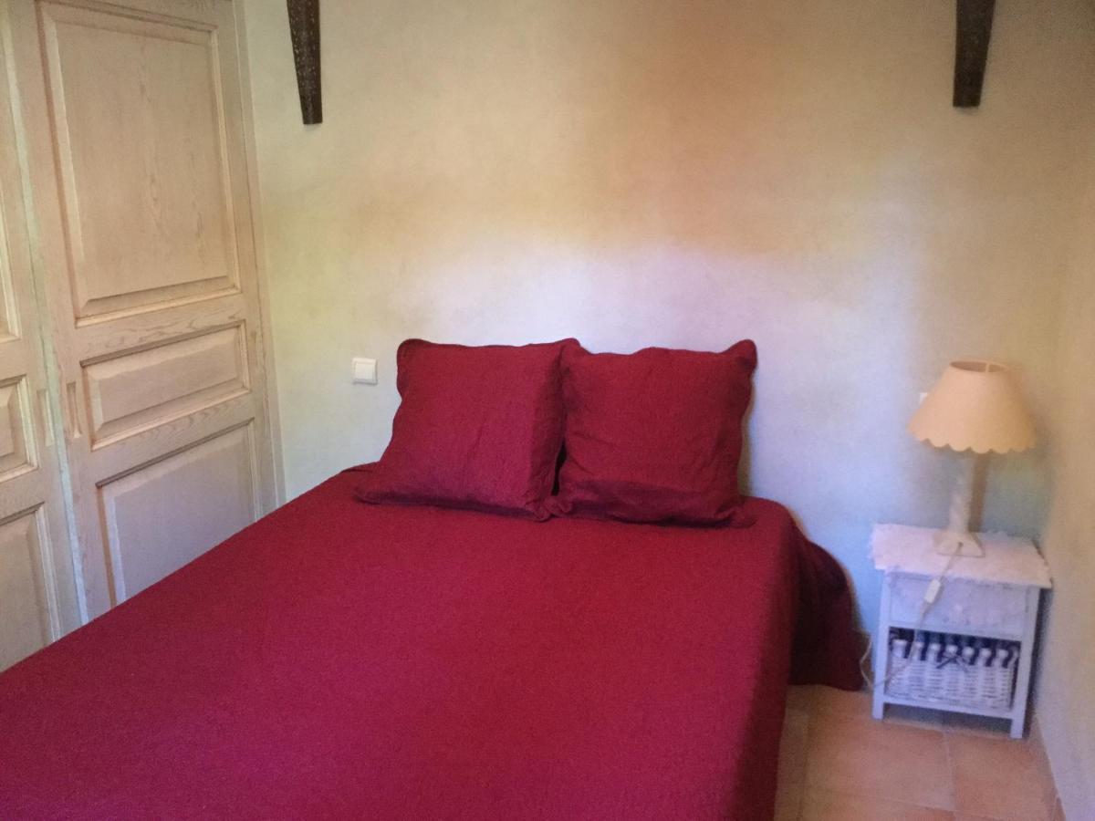 Appartement Dans Un Mas Provencal 伊斯特尔 外观 照片